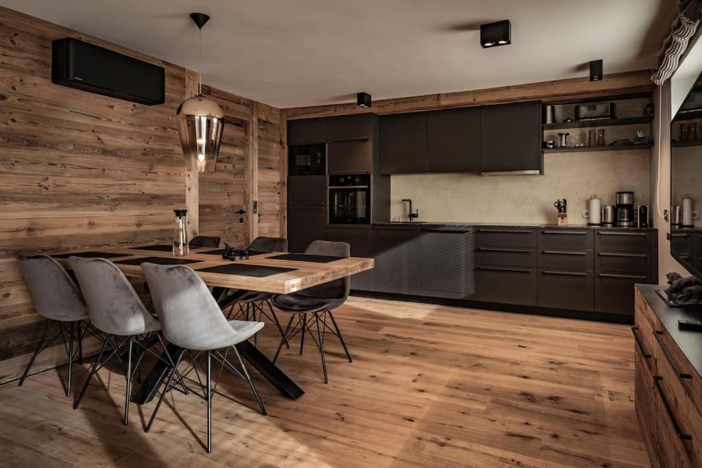 Cozy Loft In The Alps Of Zillertal Apartment ชเวนเดา ภายนอก รูปภาพ